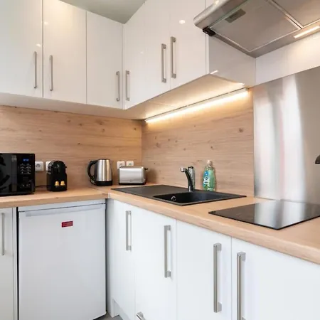 Center Equipped And Bright